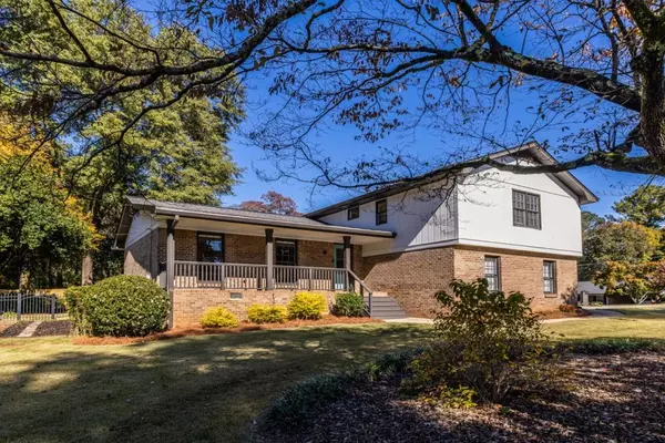 5019 Sandstone CT SW, Lilburn, GA 30047