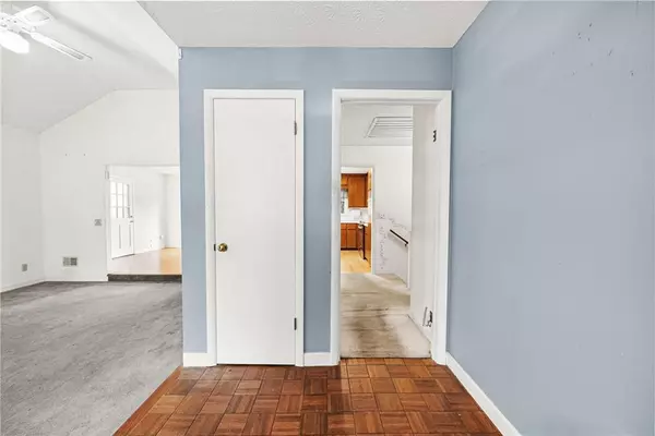 Alpharetta, GA 30009,355 Heritage LN