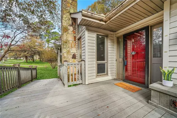 Alpharetta, GA 30009,355 Heritage LN