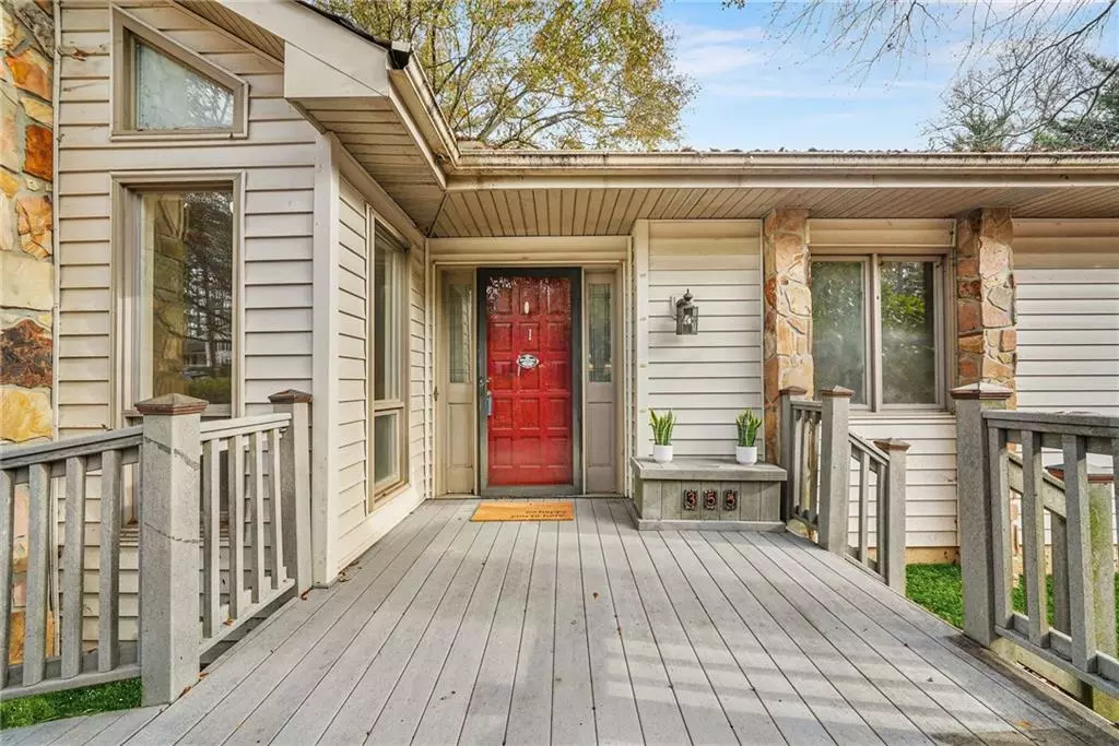 Alpharetta, GA 30009,355 Heritage LN