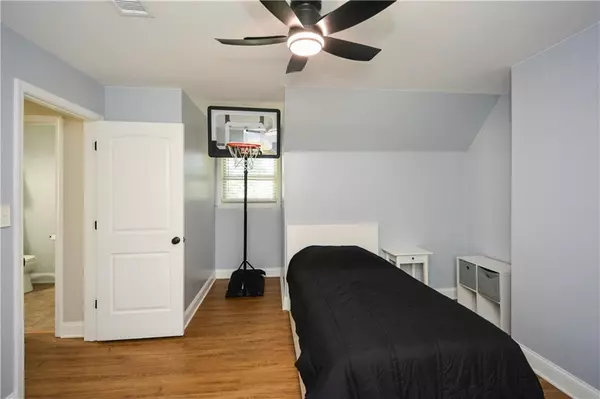 5806 Stonehaven DR NW, Kennesaw, GA 30152