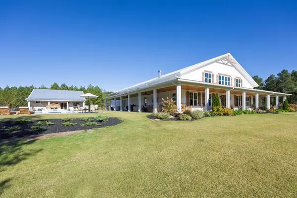 125 Perry RD, Rydal, GA 30171