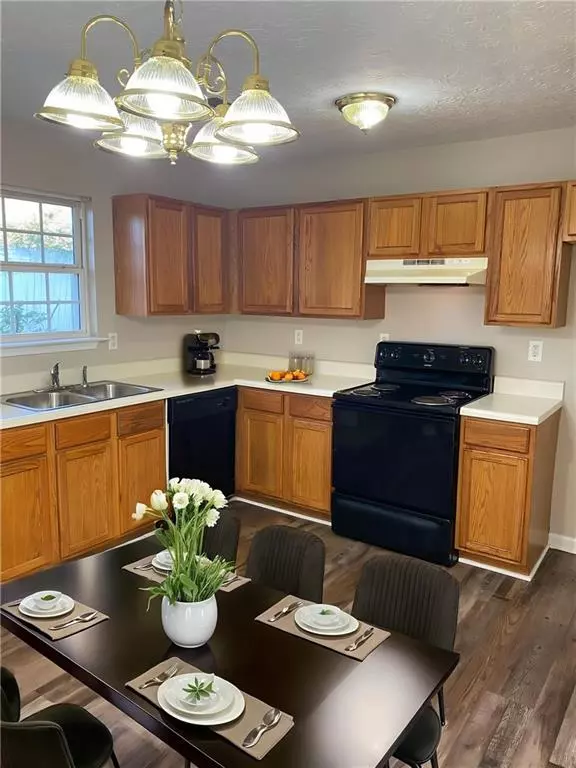 Cartersville, GA 30120,140 Point Place DR