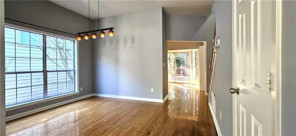 Alpharetta, GA 30022,4965 N Bridges DR