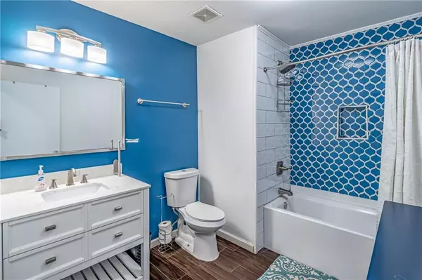 Atlanta, GA 30344,2456 Harwood DR