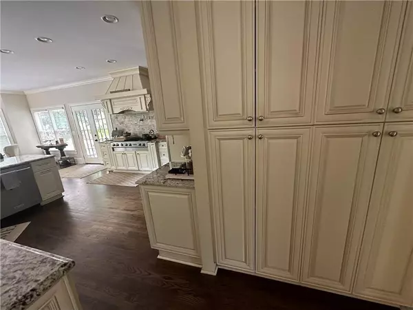 Alpharetta, GA 30022,9830 Autry Falls DR