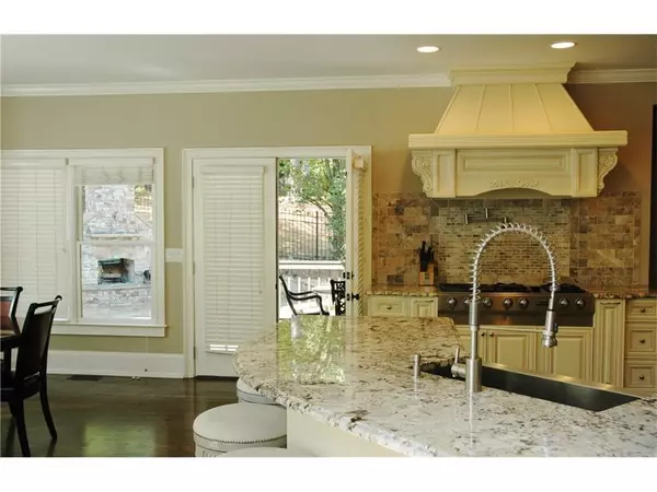 Alpharetta, GA 30022,9830 Autry Falls DR