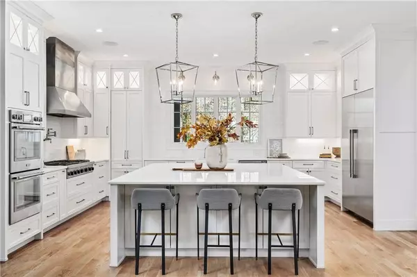 Ball Ground, GA 30107,1002 Overlook TER