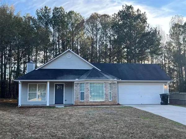 17 Carey CT, Grantville, GA 30220