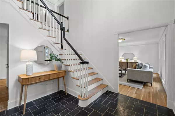 Atlanta, GA 30338,5287 Vernon Lake DR