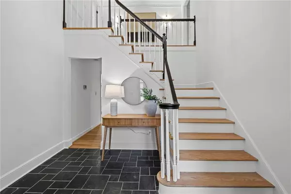 Atlanta, GA 30338,5287 Vernon Lake DR