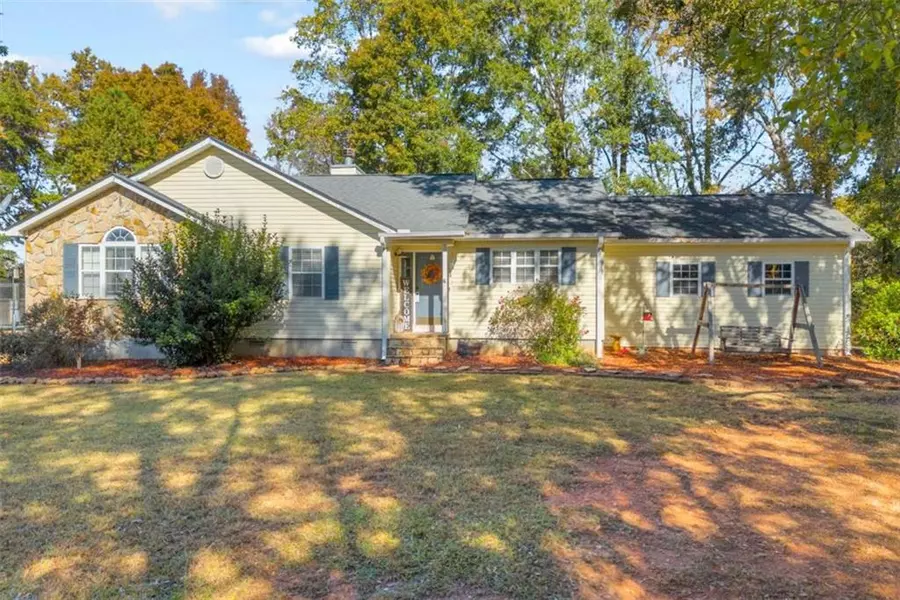 1136 Hoods Mill RD, Commerce, GA 30529