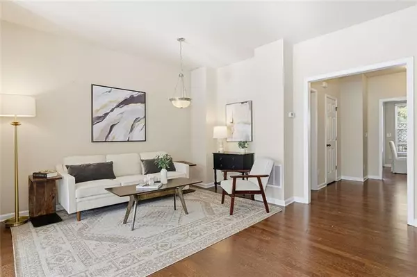 Kennesaw, GA 30152,1186 Ridenour BLVD NW #5