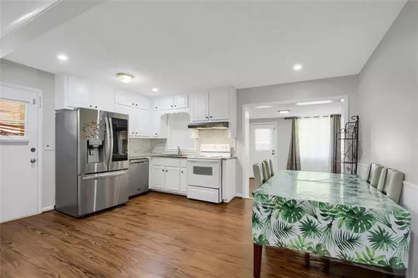 Stone Mountain, GA 30083,847 MEADOW ROCK DR