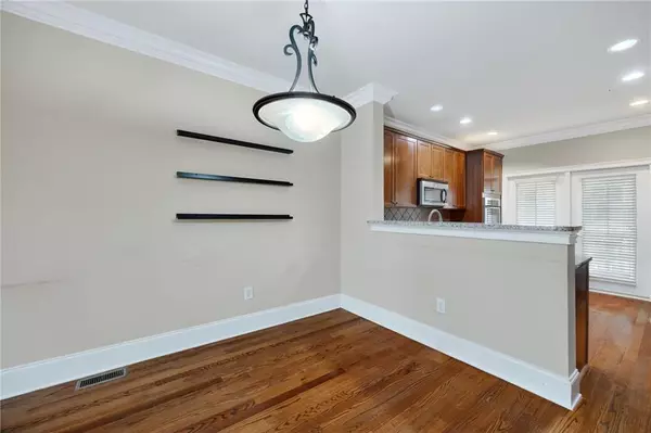 Atlanta, GA 30328,6459 Chariot ST #35