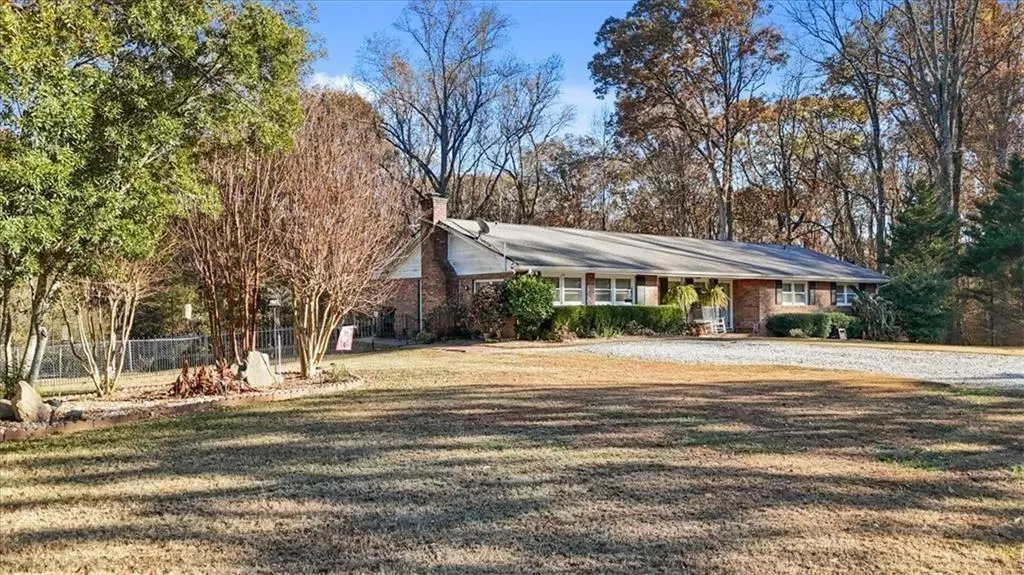 Roswell, GA 30075,13355 Holly RD