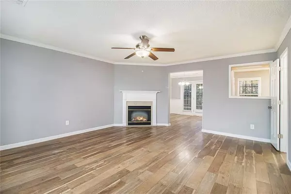 2 Chastain CIR, Newnan, GA 30263