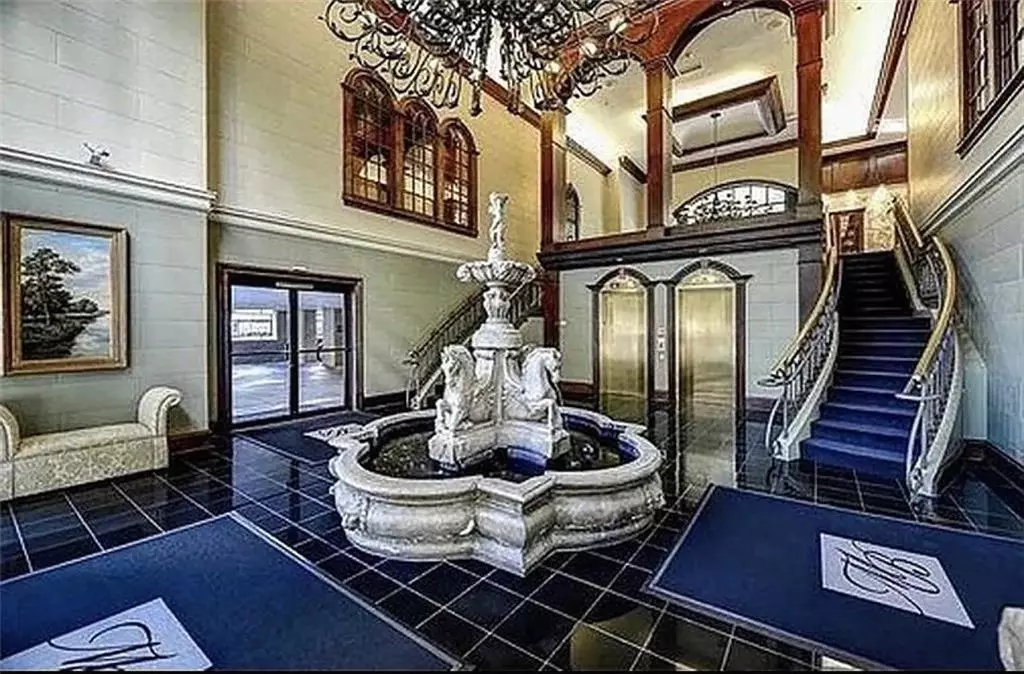 Atlanta, GA 30326,3334 Peachtree RD NE #403