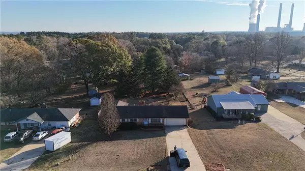 40 Lois RD SW, Cartersville, GA 30120