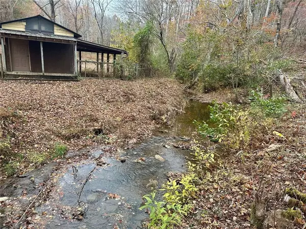 Jasper, GA 30143,7567 Henderson Mountain RD