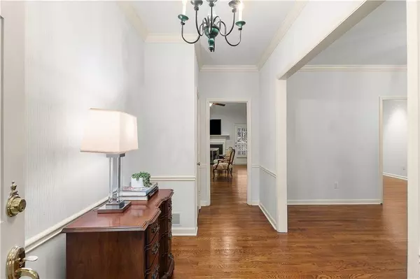 Dunwoody, GA 30338,1706 Womack RD