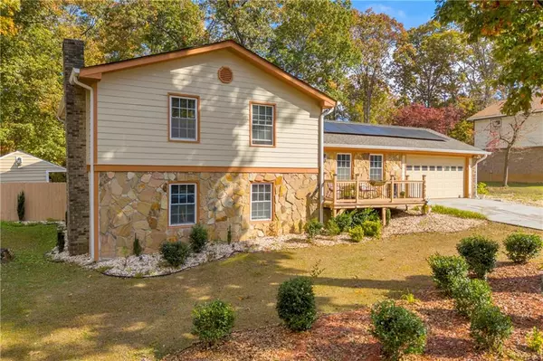 1023 Hickory Nut LN, Lawrenceville, GA 30043