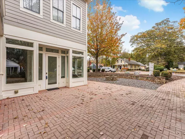 Roswell, GA 30075,1144 Canton ST #205