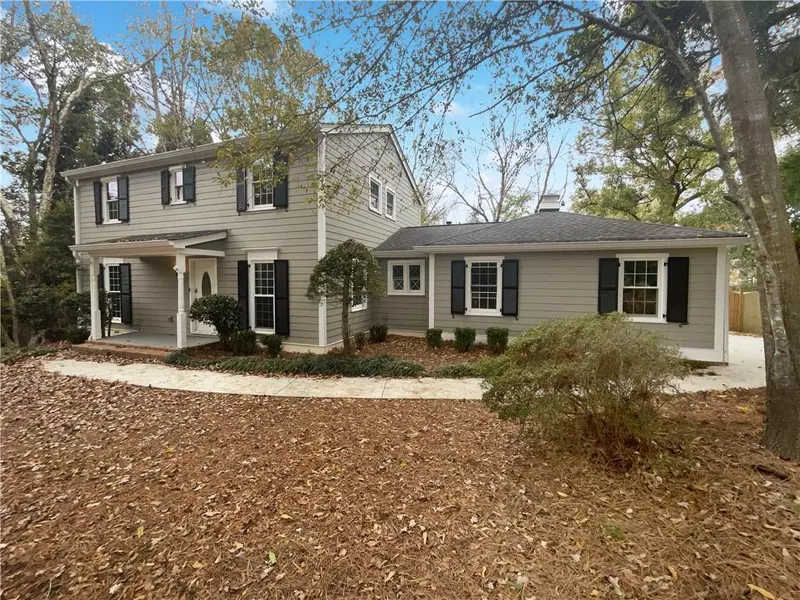 2824 Fontainebleau DR, Atlanta, GA 30360