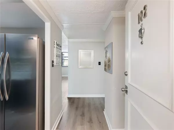 Atlanta, GA 30305,2965 Pharr Court South NW #102