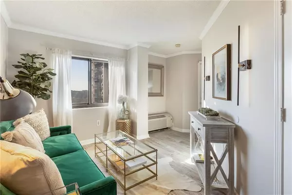 Atlanta, GA 30328,795 Hammond DR #1809