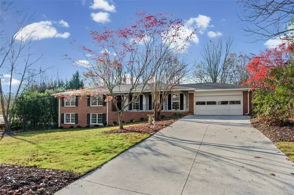 Dunwoody, GA 30360,2667 FONTAINEBLEAU DR