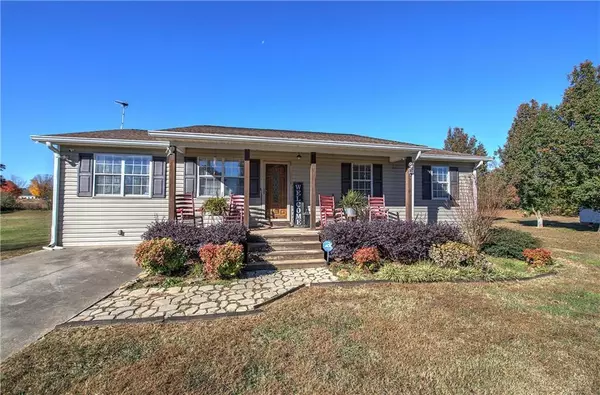 158 Brooksmill DR NE, Calhoun, GA 30701