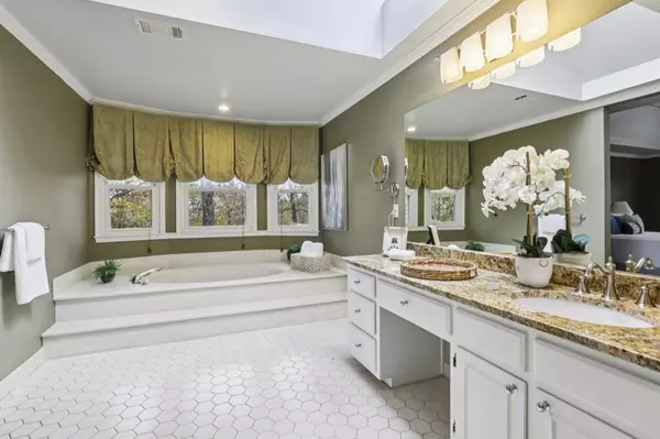 Atlanta, GA 30350,2975 Coles WAY