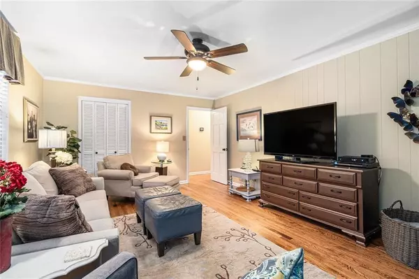 Roswell, GA 30076,400 Robin CT