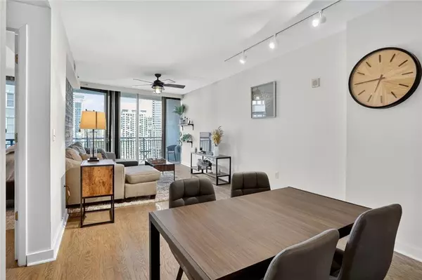 Atlanta, GA 30326,3338 Peachtree RD NE #1706