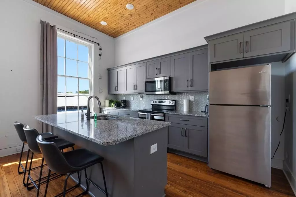 Cartersville, GA 30120,10 SW Main ST #7