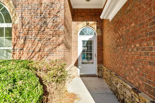 Auburn, GA 30011,723 York View DR