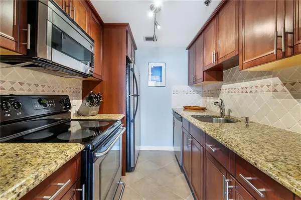 Atlanta, GA 30309,1280 W Peachtree ST NW #3806