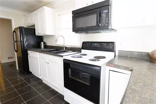 Atlanta, GA 30310,2030 PINE OAK DR SW