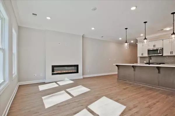 Lawrenceville, GA 30043,687 Sunstone LN