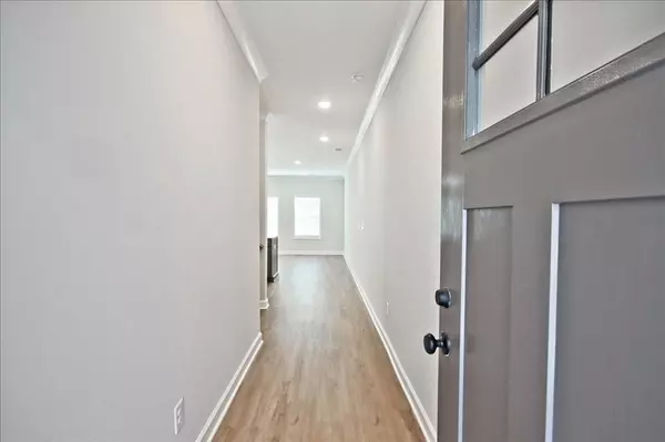 Lawrenceville, GA 30043,687 Sunstone LN