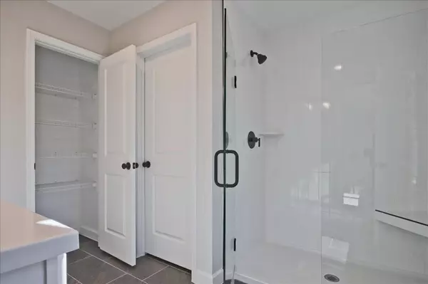 Lawrenceville, GA 30043,687 Sunstone LN