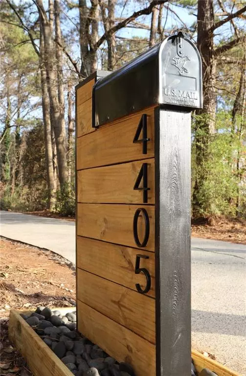 Kennesaw, GA 30144,4405 LAKESIDE HILLS PT NE