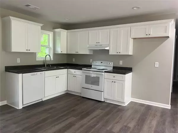 Lithia Springs, GA 30122,1996 CHESTNUT LOG DR