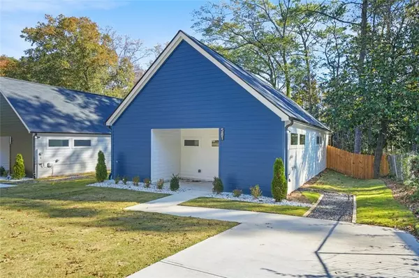 Atlanta, GA 30318,581 Woods DR NW