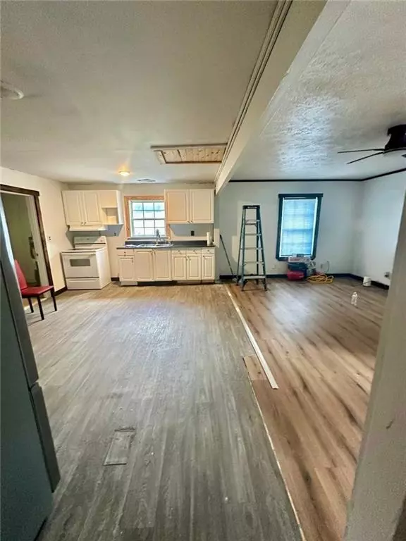 Loganville, GA 30052,3825 N SHARON CHURCH RD