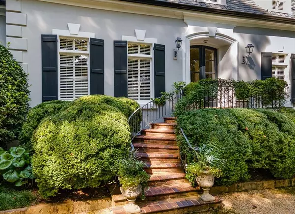 Atlanta, GA 30327,4224 E Conway DR NW