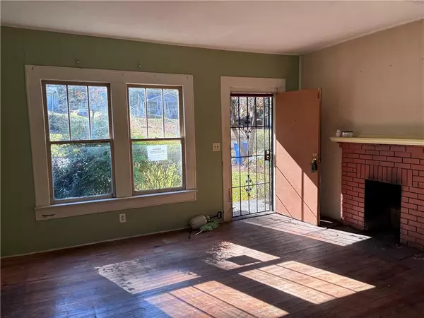 Atlanta, GA 30354,428 Holly DR