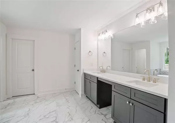 2432 Whites Ridge, Decatur, GA 30034