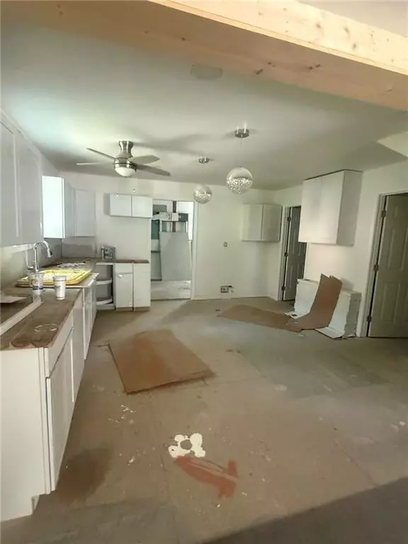 Conyers, GA 30012,1551 Broad ST NE